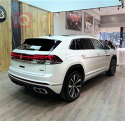 ڤۆڵکسواگن ئەتڵەس کرۆس سپۆرت